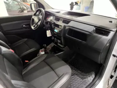 Renault 2022 - 13990 EUR, 66000 km - AUTO.MOTO.pt - 66000km - foto 18 de 21