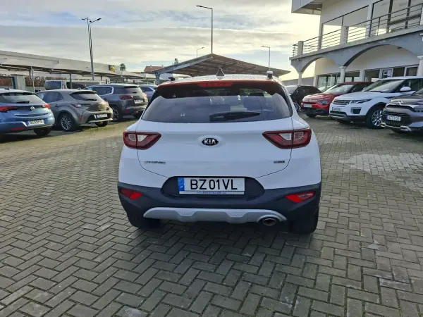 Kia Stonic 2018 - 12850 EUR, 45000 km - AUTO.MOTO.pt - 45000km - foto 7 de 29