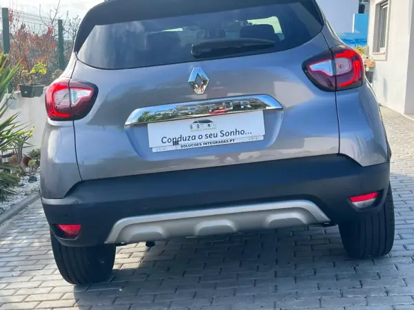 Renault Captur 2019 - 16990 EUR, 90898 km - AUTO.MOTO.pt - 90898km - foto 19 de 37