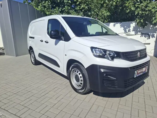 Peugeot Partner 2022 - 14850 EUR, 98726 km - AUTO.MOTO.pt - 98726km - foto 29 de 40
