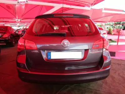 Opel Astra Sports Tourer 2012 - 6479 EUR, 245329 km - 245329km - foto 4 de 14