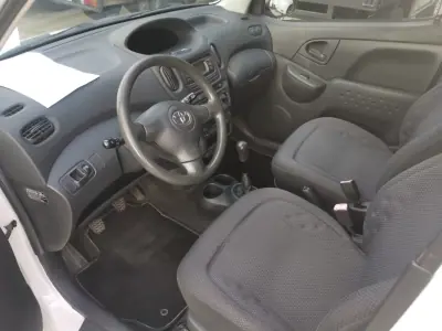 Toyota 2005 - 6500 EUR, 355238 km - AUTO.MOTO.pt - 355238km - foto 5 de 7