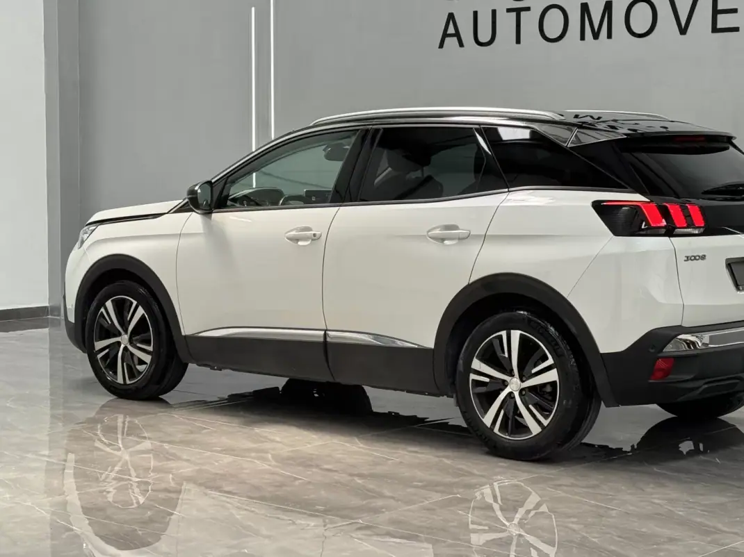Peugeot 3008 2019 - 17490 EUR, 92000 km - AUTO.MOTO.pt - 92000km - foto 8 de 22