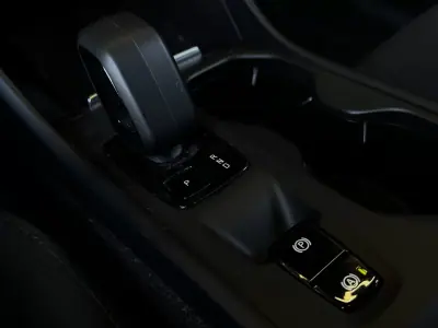 Volvo XC 40 2023 - 33490 EUR, 72063 km - AUTO.MOTO.pt - 72063km - foto 29 de 35