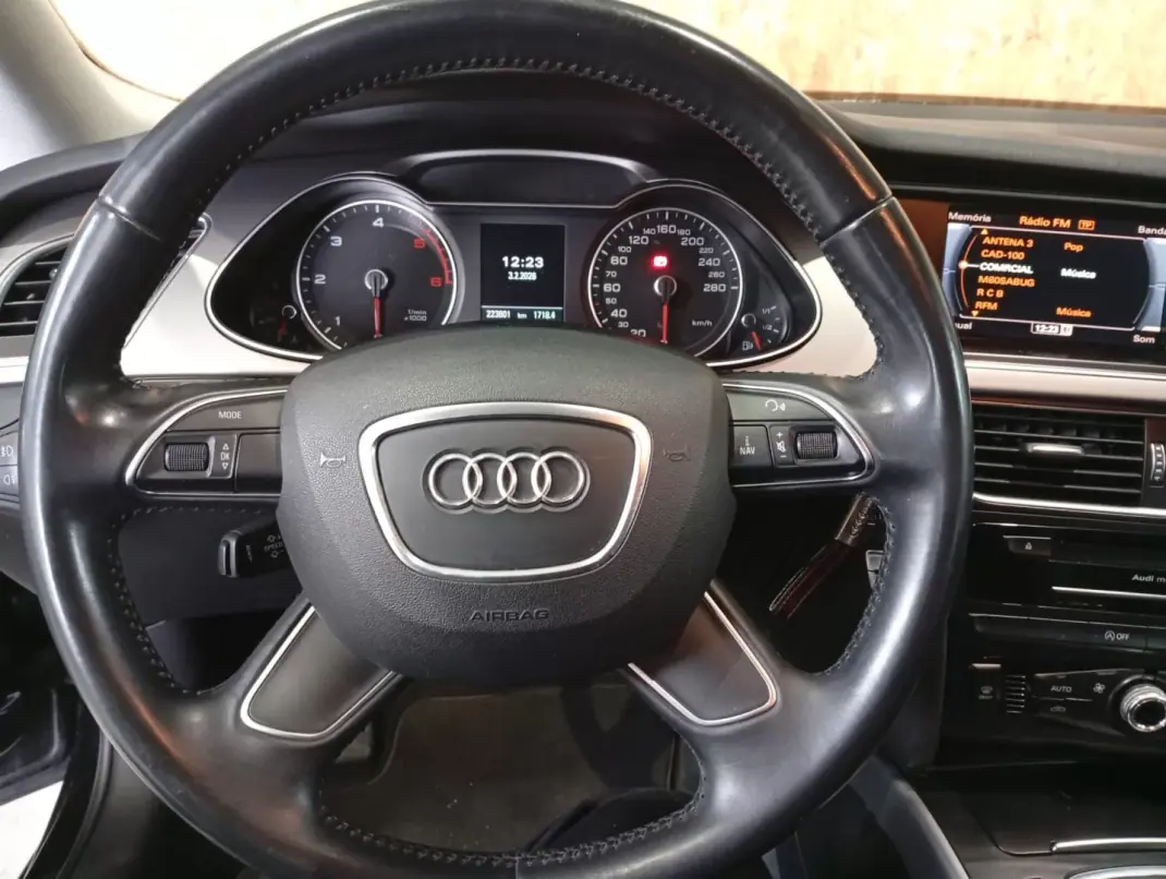 Audi A4 Avant 2015 - 14950 EUR, 236000 km - AUTO.MOTO.pt - 236000km - foto 10 de 18