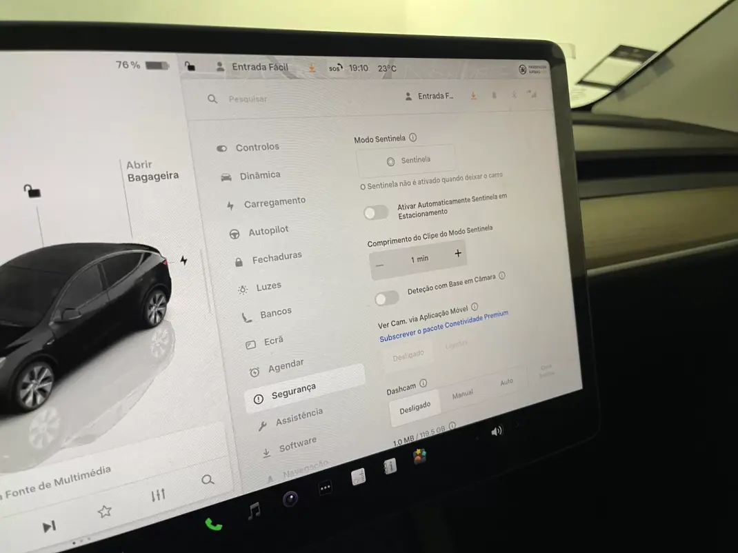 Tesla Model Y 2024 - 38500 EUR, 68000 km - AUTO.MOTO.pt - 68000km - foto 31 de 43