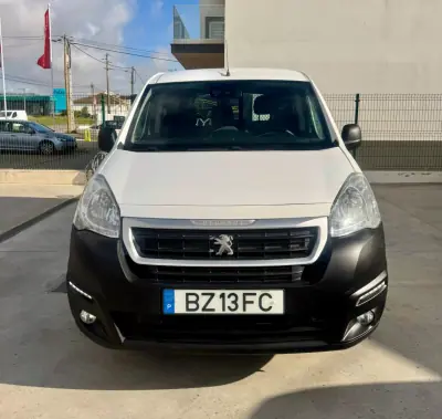 Peugeot 2016 - 13990 EUR, 189000 km - AUTO.MOTO.pt - 189000km - foto 5 de 18