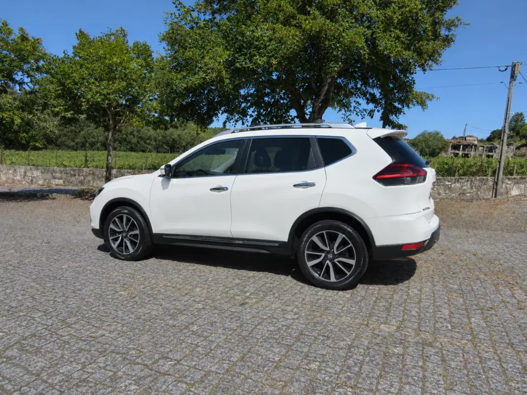 Nissan X-Trail 2017 - 18990 EUR, 179000 km - 179000km - foto 4 de 54