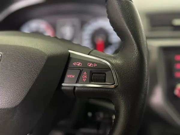 SEAT Ibiza 2019 - 11450 EUR, 70284 km - AUTO.MOTO.pt - 70284km - foto 36 de 39