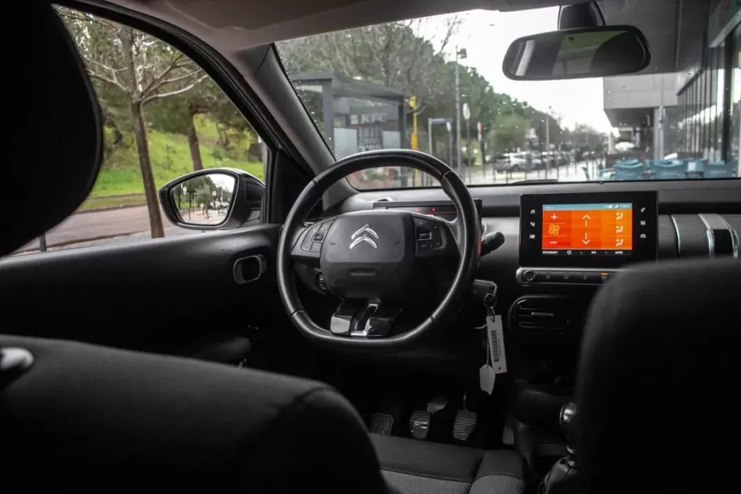 Citroën C4 Cactus 2019 - 12550 EUR, 90175 km - AUTO.MOTO.pt - 90175km - foto 30 de 41
