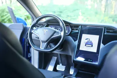 Tesla Model X 2018 - 33990 EUR, 98000 km - AUTO.MOTO.pt - 98000km - foto 16 de 26