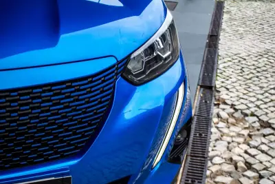 Peugeot e-2008 2021 - 20850 EUR, 60050 km - AUTO.MOTO.pt - 60050km - foto 8 de 44