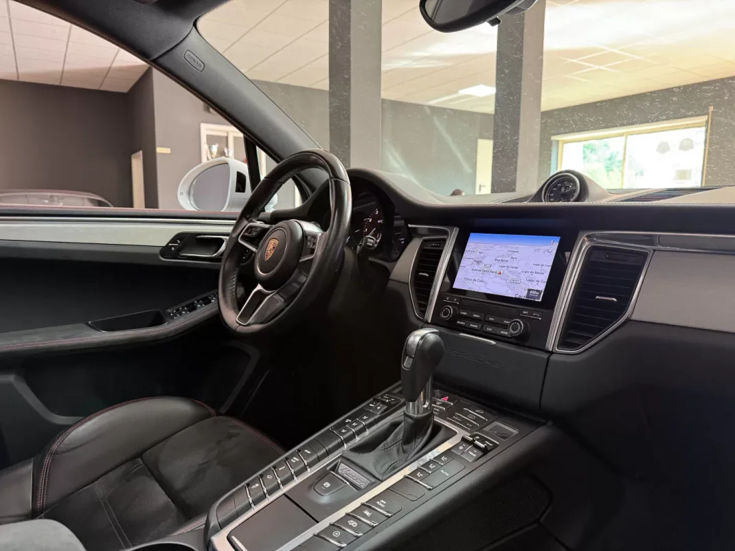 Porsche Macan 2016 - 65000 EUR, 68887 km - AUTO.MOTO.pt - 68887km - foto 9 de 20