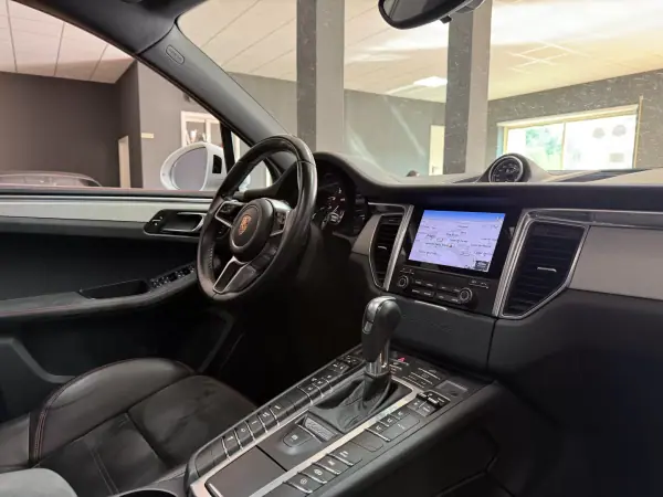 Porsche Macan 2016 - 65000 EUR, 68887 km - AUTO.MOTO.pt - 68887km - foto 9 de 20
