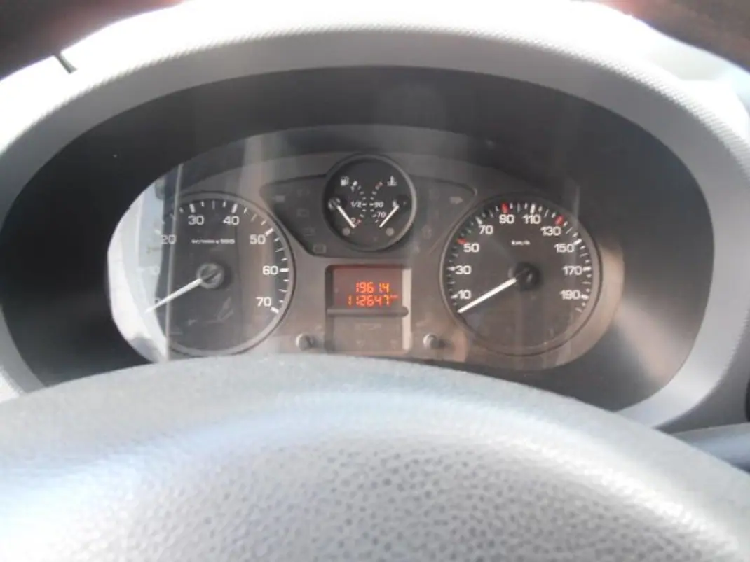 Peugeot 2016 - 10900 EUR, 112647 km - 112647km - foto 7 de 12