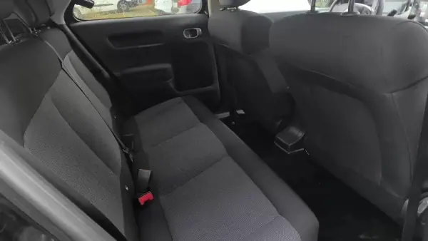 Citroën C4 Cactus 2014 - 9900 EUR, 145000 km - AUTO.MOTO.pt - 145000km - foto 12 de 17