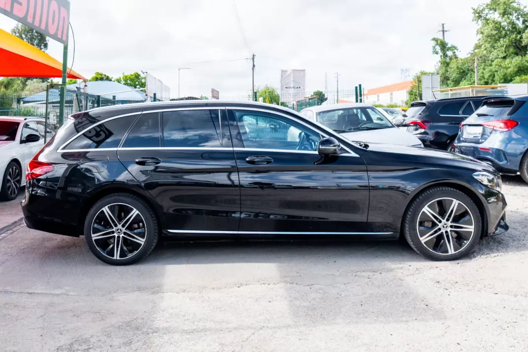 Mercedes-Benz C 300e 2020 - 26900 EUR, 109000 km - AUTO.MOTO.pt - 109000km - foto 16 de 36