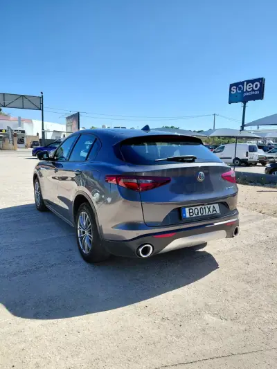 Alfa Romeo Stelvio 2018 - 25500 EUR, 160000 km - AUTO.MOTO.pt - 160000km - foto 14 de 14
