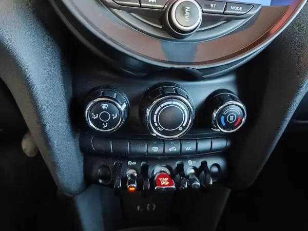 MINI Cooper 2014 - 11100 EUR, 166000 km - AUTO.MOTO.pt - 166000km - foto 35 de 37