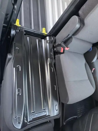 Peugeot Partner 2019 - 14900 EUR, 73560 km - AUTO.MOTO.pt - 73560km - foto 39 de 52