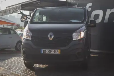 Renault Trafic 2017 - 21750 EUR, 201400 km - AUTO.MOTO.pt - 201400km - foto 3 de 12