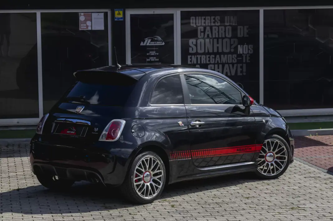 Fiat 500C 2012 - 12900 EUR, 136580 km - 136580km - foto 39 de 48