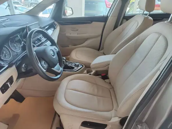 BMW 216 Active Tourer 2018 - 19990 EUR, 43600 km - AUTO.MOTO.pt - 43600km - foto 11 de 41