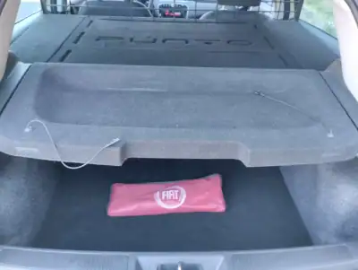 Fiat PUNTO 2019 - 7999 EUR, 180000 km - AUTO.MOTO.pt - 180000km - foto 9 de 27