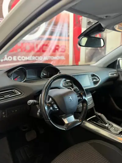 Peugeot 308 SW 2018 - 11900 EUR, 171000 km - AUTO.MOTO.pt - 171000km - foto 5 de 8