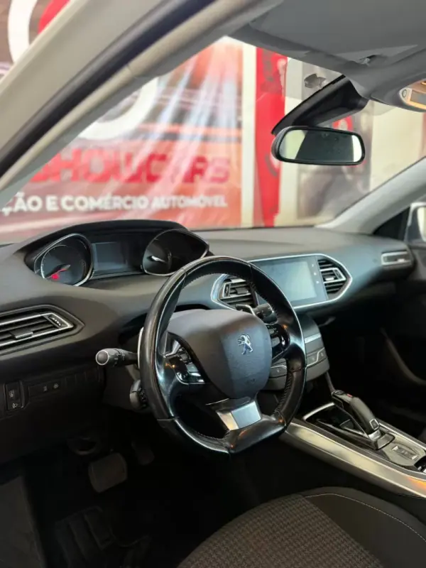 Peugeot 308 SW 2018 - 11900 EUR, 171000 km - AUTO.MOTO.pt - 171000km - foto 5 de 8