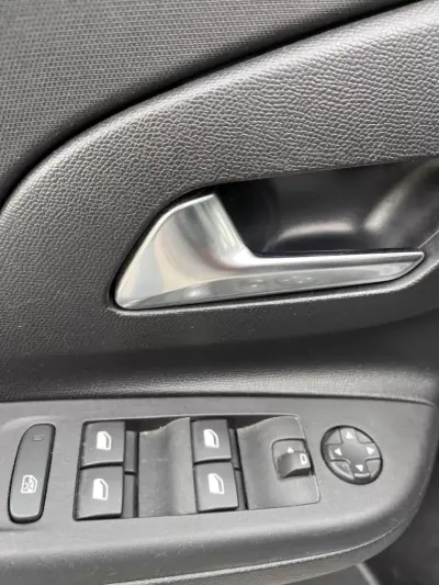 Opel Corsa 2023 - 15000 EUR, 39630 km - AUTO.MOTO.pt - 39630km - foto 16 de 19