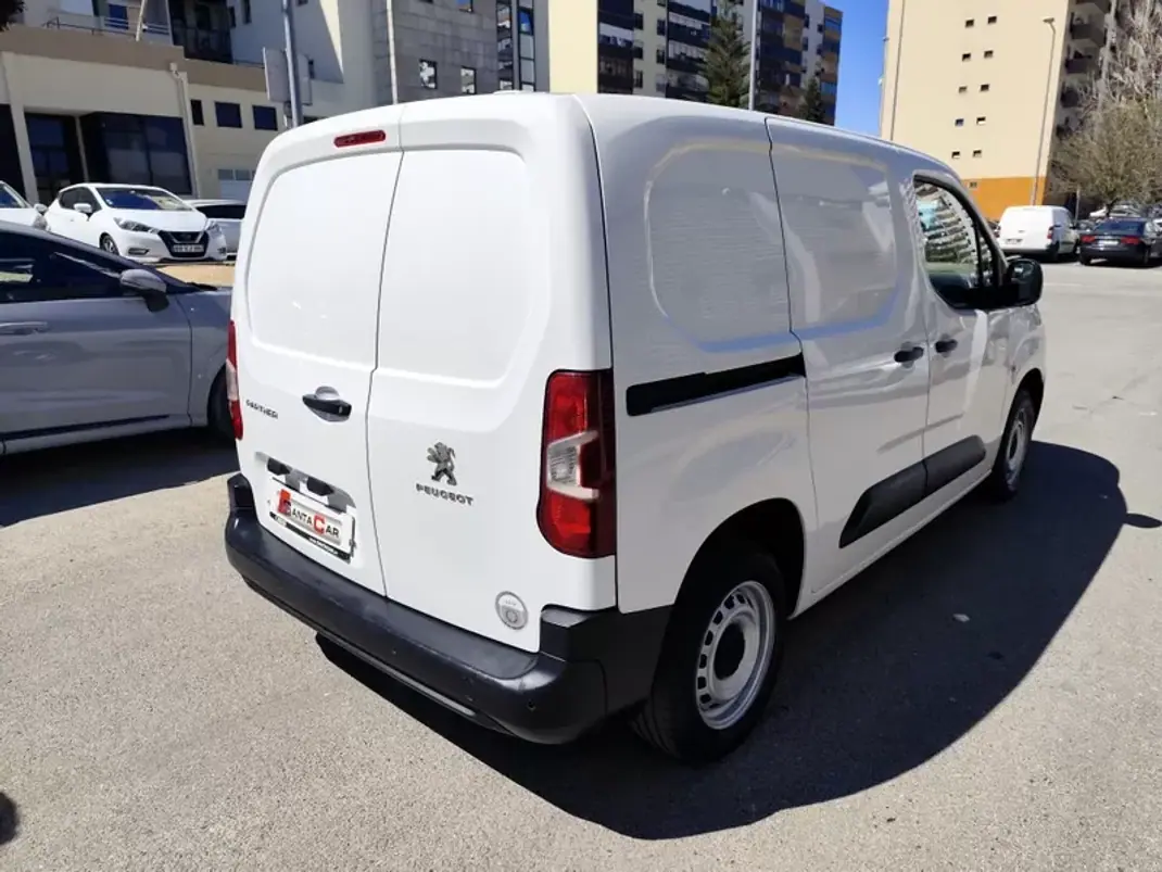 Peugeot Partner 1.6 HDI , 3 Lug. , Iva Dedutivel 2019 - 12480 EUR, 131000 km - AUTO.MOTO.pt - 131000km - foto 13 de 29