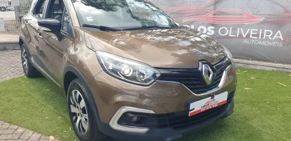 Renault Captur 2018 - 10750 EUR, 169000 km - AUTO.MOTO.pt - 169000km - foto 2 de 12