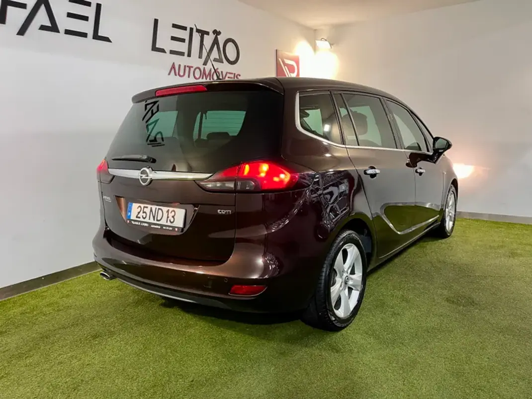 Opel Zafira 2012 - 9750 EUR, 227000 km - AUTO.MOTO.pt - 227000km - foto 8 de 31