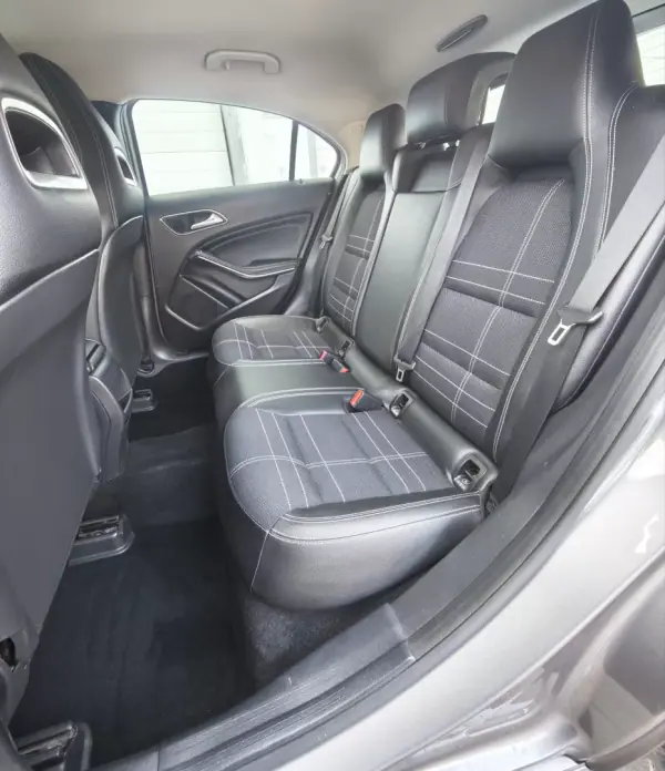 Mercedes-Benz A 180 2014 - 14400 EUR, 216000 km - AUTO.MOTO.pt - 216000km - foto 6 de 11
