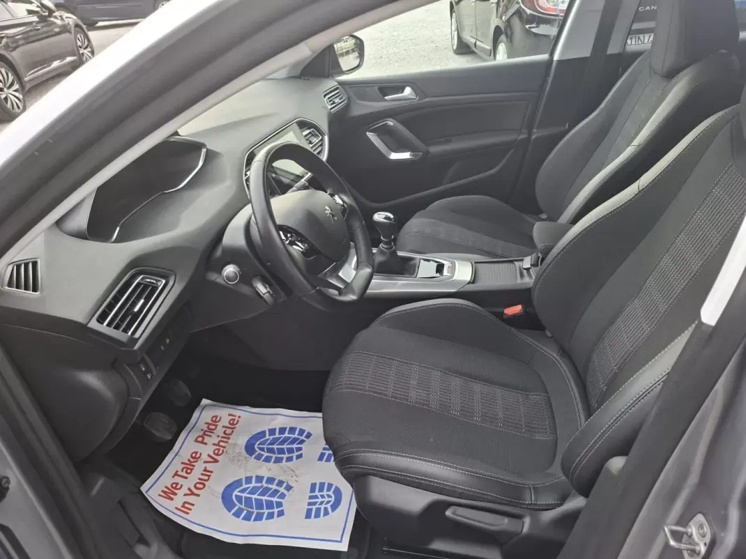 Peugeot 308 SW 2021 - 13490 EUR, 46850 km - 46850km - foto 20 de 28