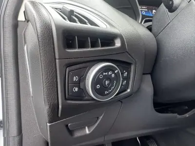 Ford Focus 2015 - 9990 EUR, 123000 km - AUTO.MOTO.pt - 123000km - foto 11 de 31