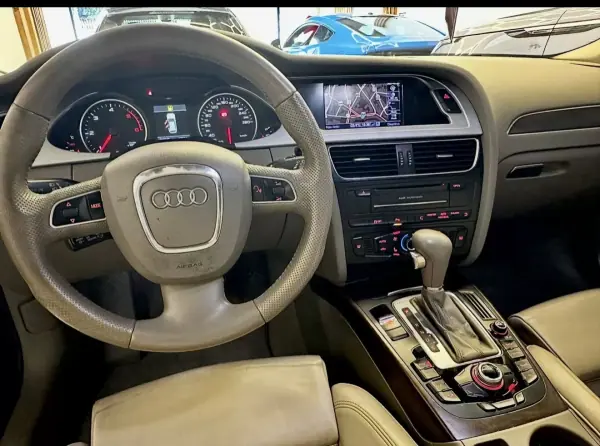 Audi A4 Avant 2011 - 15490 EUR, 289450 km - AUTO.MOTO.pt - 289450km - foto 8 de 14