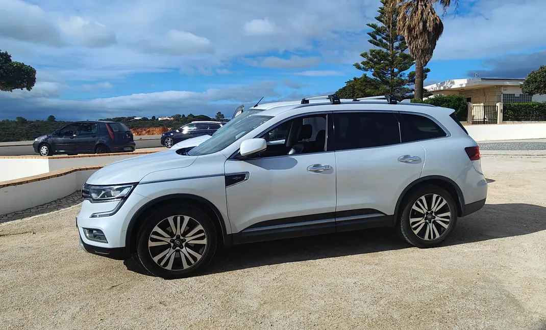 Renault Koleos 2017 - 22500 EUR, 156000 km - AUTO.MOTO.pt - 156000km - foto 1 de 15