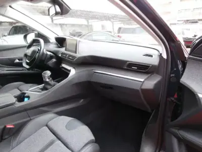 Peugeot 3008 2020 - 22500 EUR, 111358 km - AUTO.MOTO.pt - 111358km - foto 32 de 36