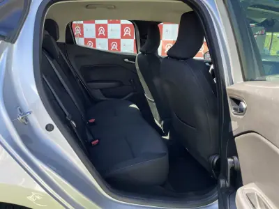 Renault Clio 2021 - 13990 EUR, 136670 km - AUTO.MOTO.pt - 136670km - foto 19 de 20