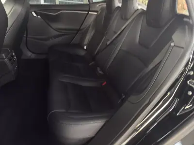 Tesla Model S 2019 - 27990 EUR, 181940 km - AUTO.MOTO.pt - 181940km - foto 21 de 29