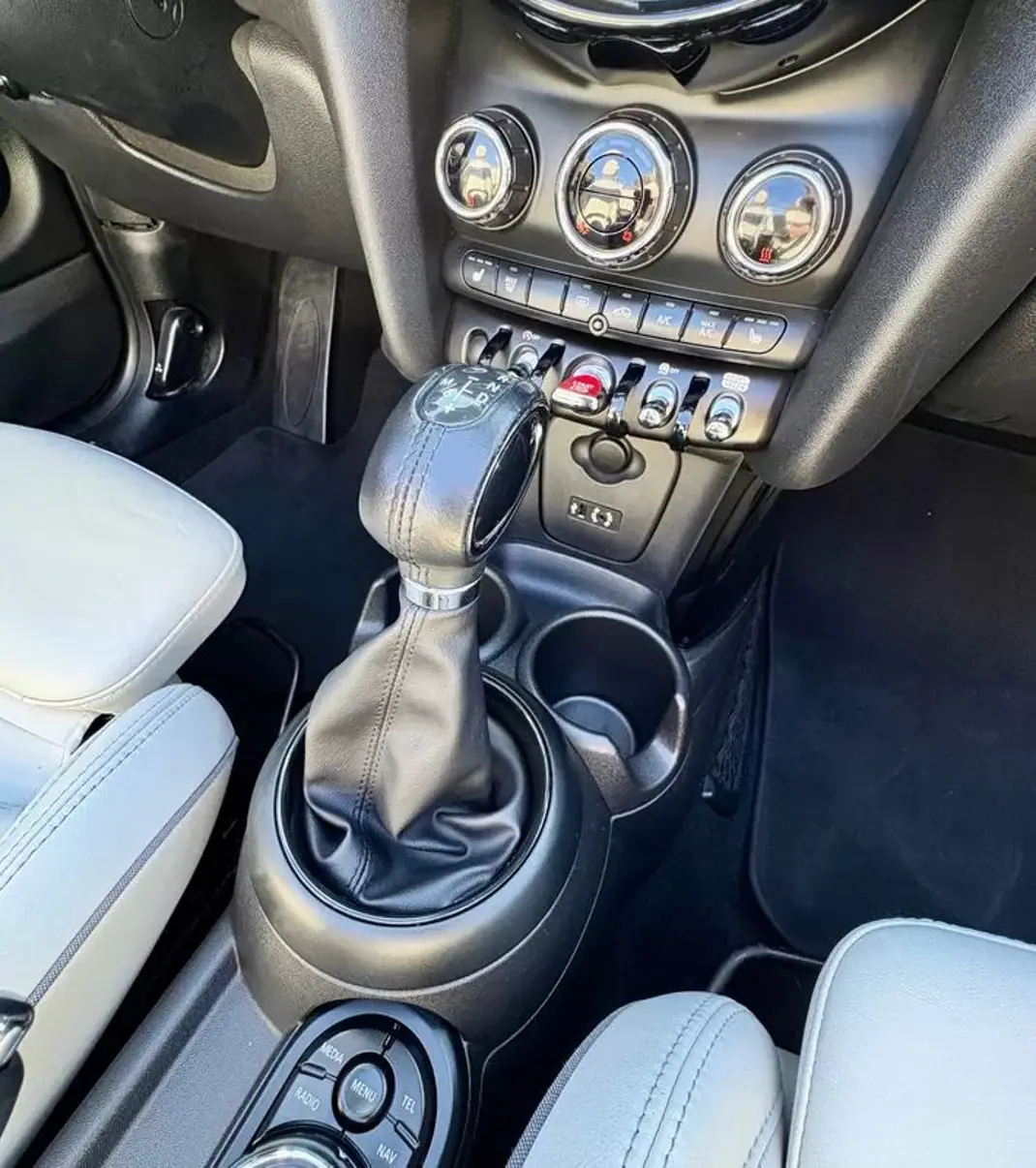 MINI 2017 - 20750 EUR, 72035 km - AUTO.MOTO.pt - 72035km - foto 15 de 25