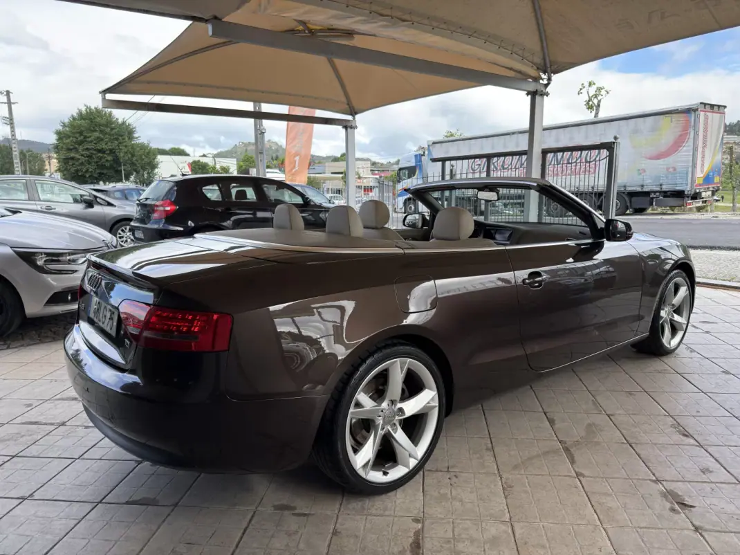 Audi A5 Cabrio 2011 - 14950 EUR, 274529 km - 274529km - foto 16 de 37