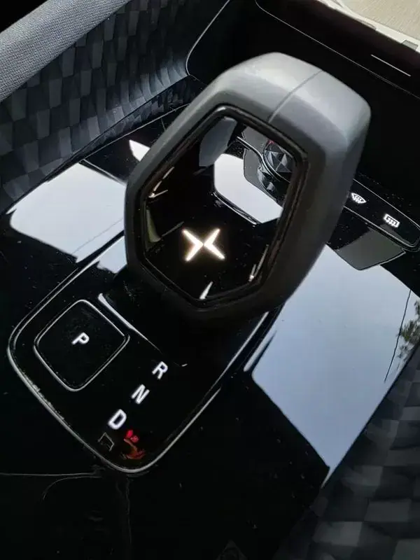Polestar 2 2022 - 28499 EUR, 87850 km - 87850km - foto 14 de 47