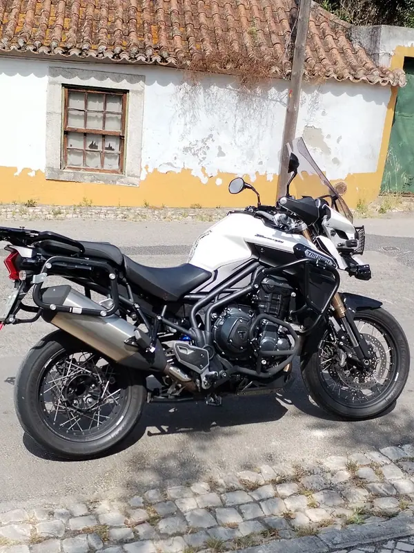 Triumph 1200 xc explored 2015 Gasolina — 32 500 km · Setúbal Triumph 1200 xc explored 2015 Gasolina