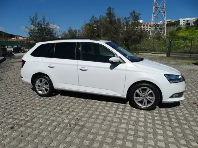 Skoda Fabia Break 2022 - 14500 EUR, 55406 km - AUTO.MOTO.pt - 55406km - foto 14 de 18