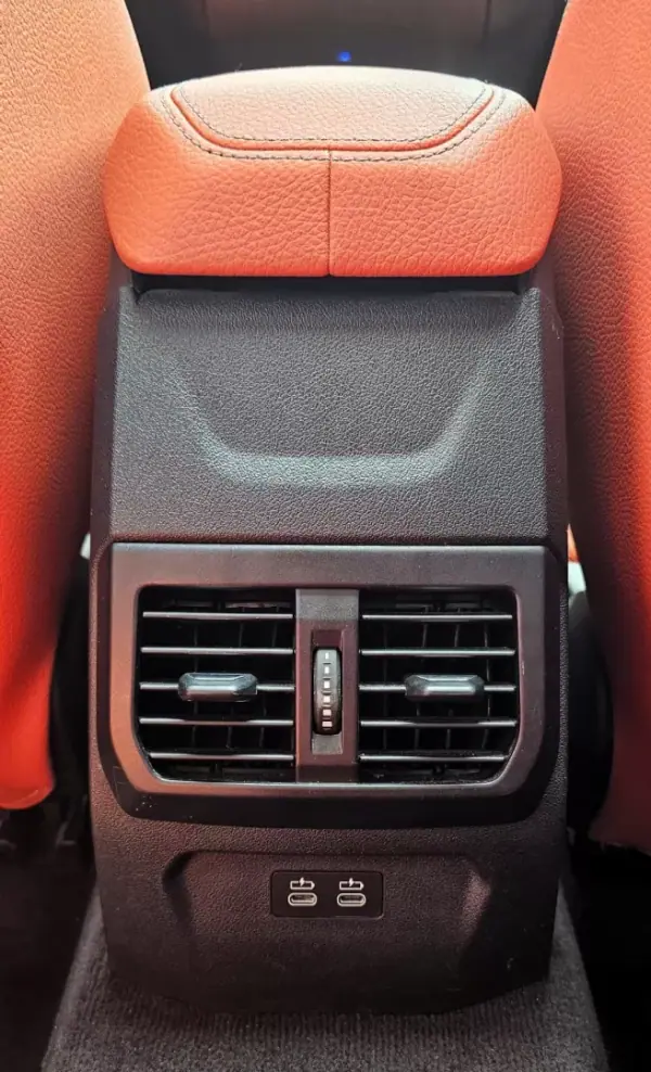 BMW 216 Gran Coupé 2020 - 26500 EUR, 130000 km - AUTO.MOTO.pt - 130000km - foto 36 de 37