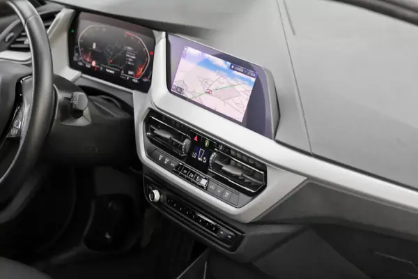 BMW 116 2023 - 27990 EUR, 62450 km - AUTO.MOTO.pt - 62450km - foto 6 de 19