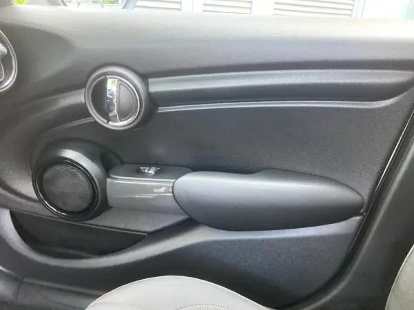 MINI One 2016 - 12990 EUR, 125600 km - AUTO.MOTO.pt - 125600km - foto 15 de 19